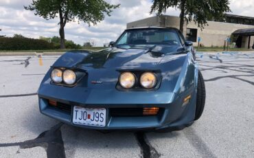 Chevrolet-Corvette-1982-5