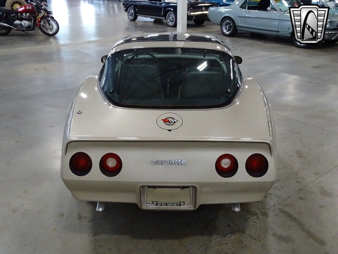 Chevrolet-Corvette-1982-6