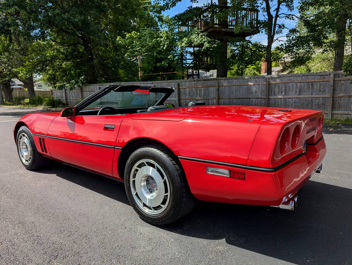 Chevrolet-Corvette-1987-1