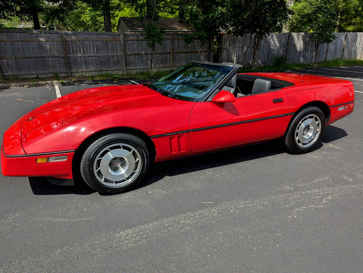 Chevrolet-Corvette-1987