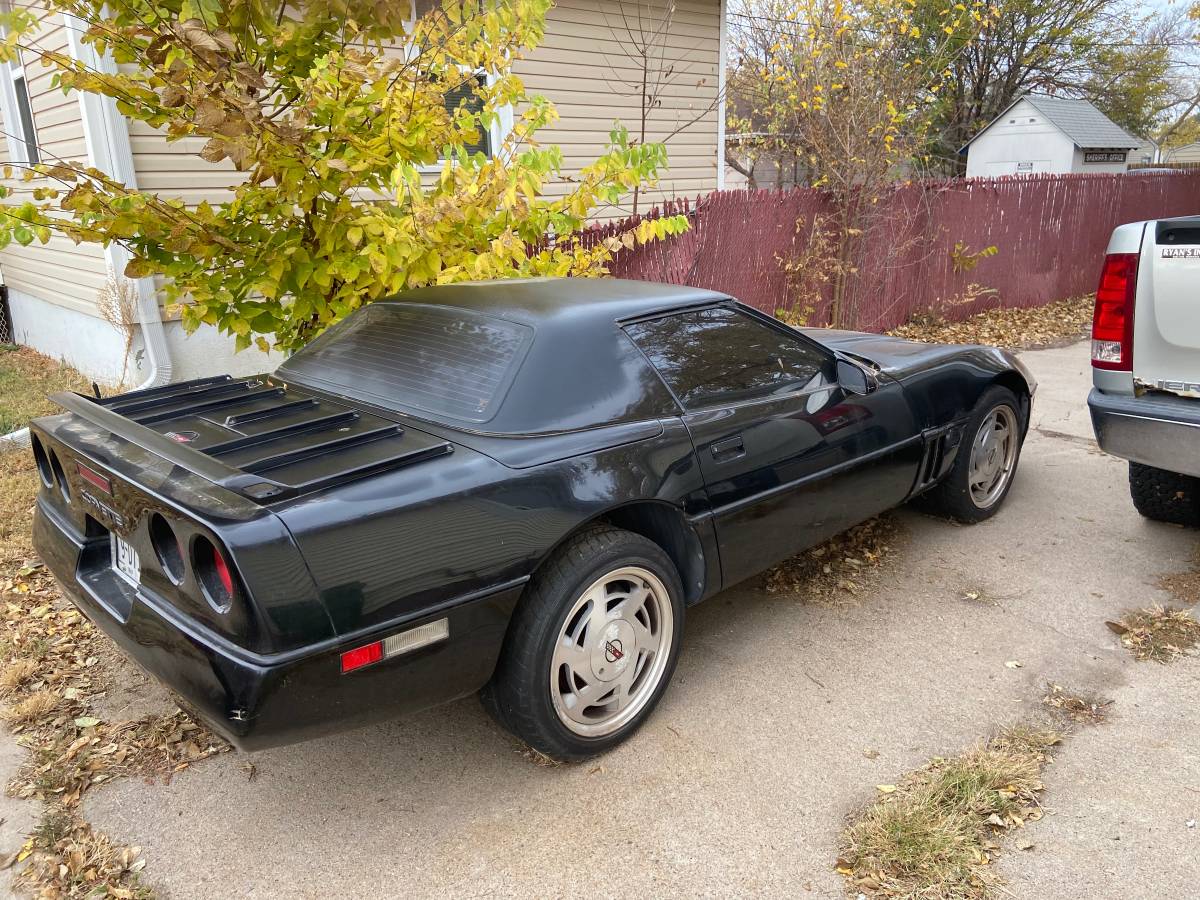 Chevrolet-Corvette-1989-2