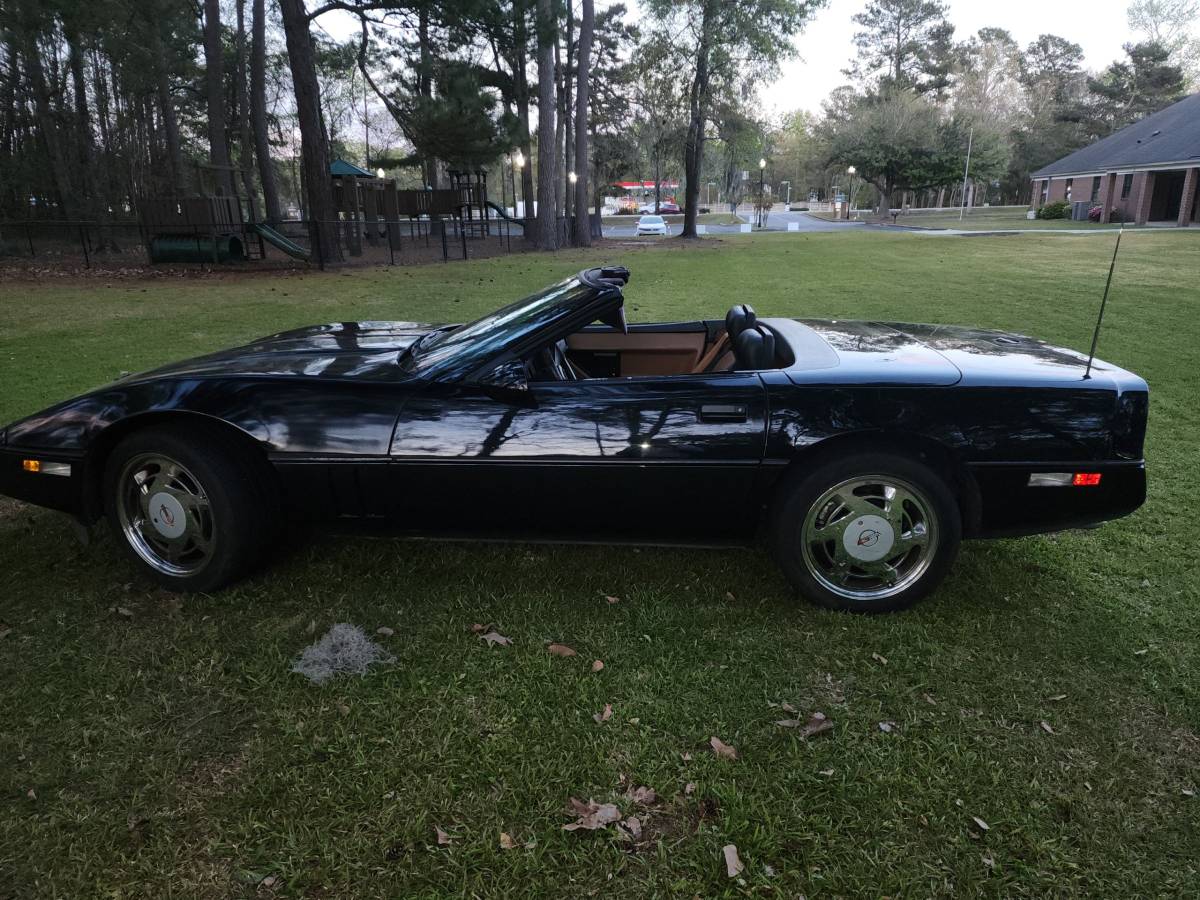 Chevrolet-Corvette-1989-3