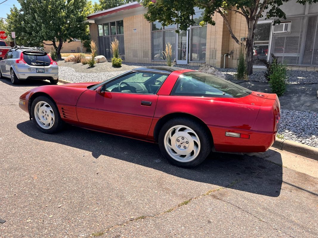 Chevrolet-Corvette-1994-16