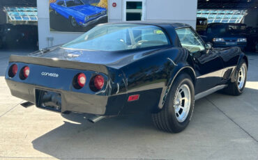 Chevrolet-Corvette-Berline-1980-4