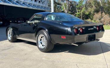 Chevrolet-Corvette-Berline-1980-7