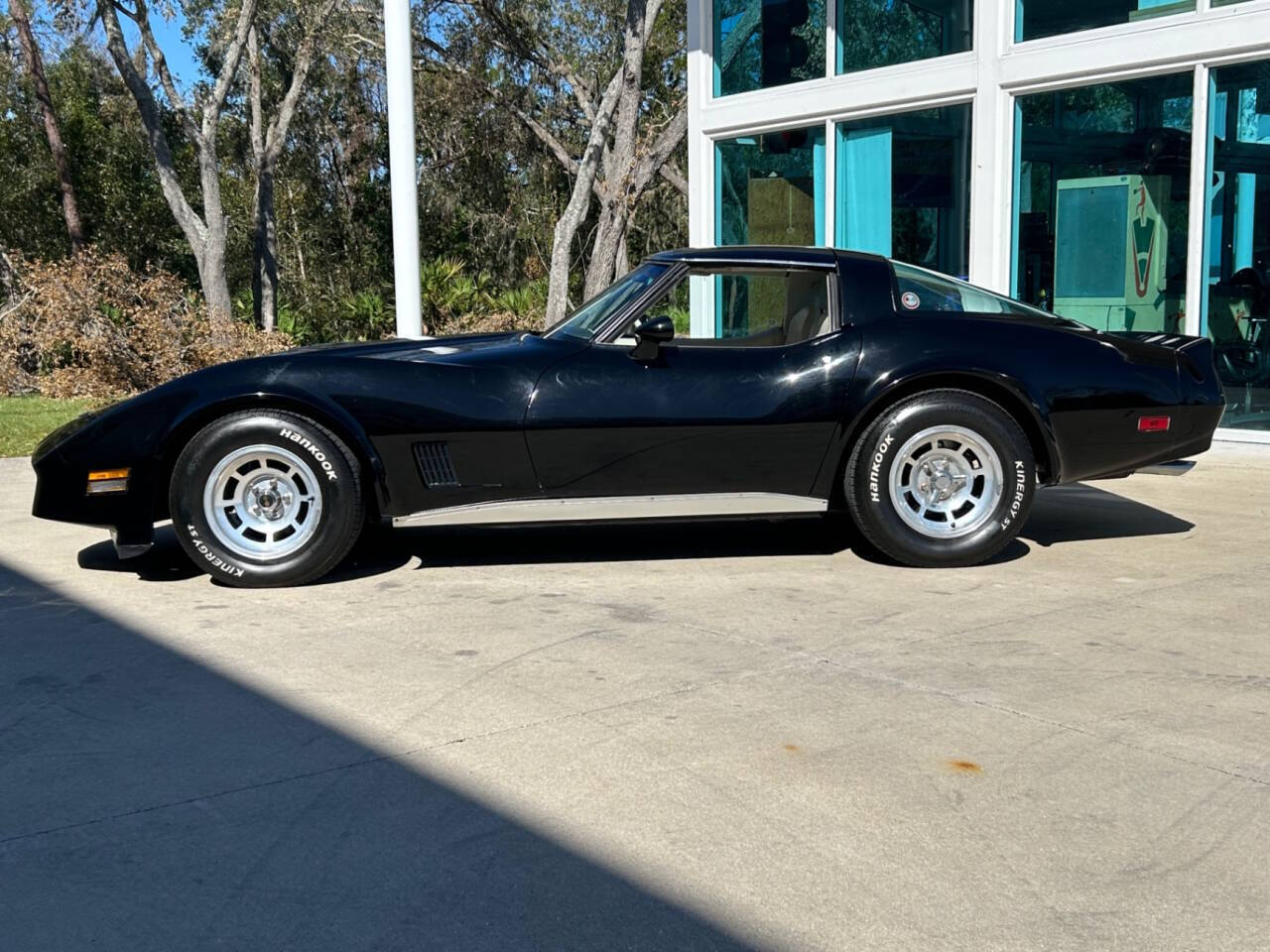 Chevrolet-Corvette-Berline-1980-8