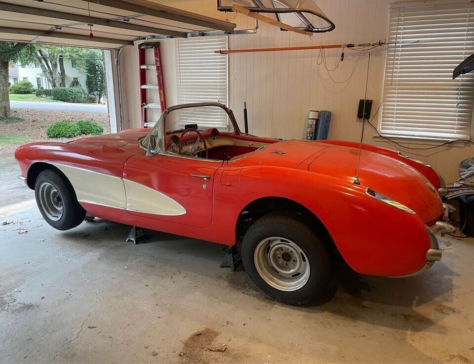 Chevrolet-Corvette-Cabriolet-1957-3