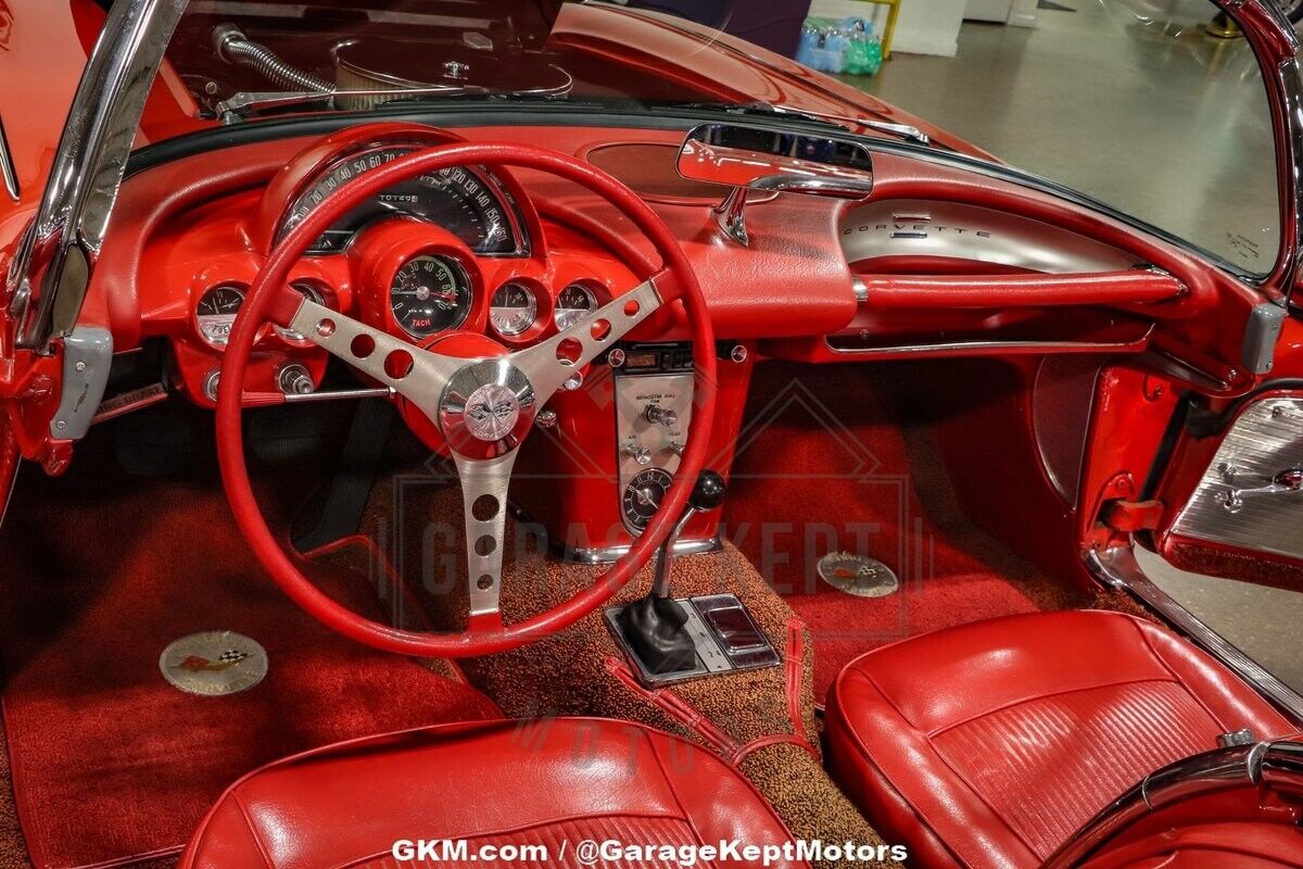 Chevrolet-Corvette-Cabriolet-1961-4