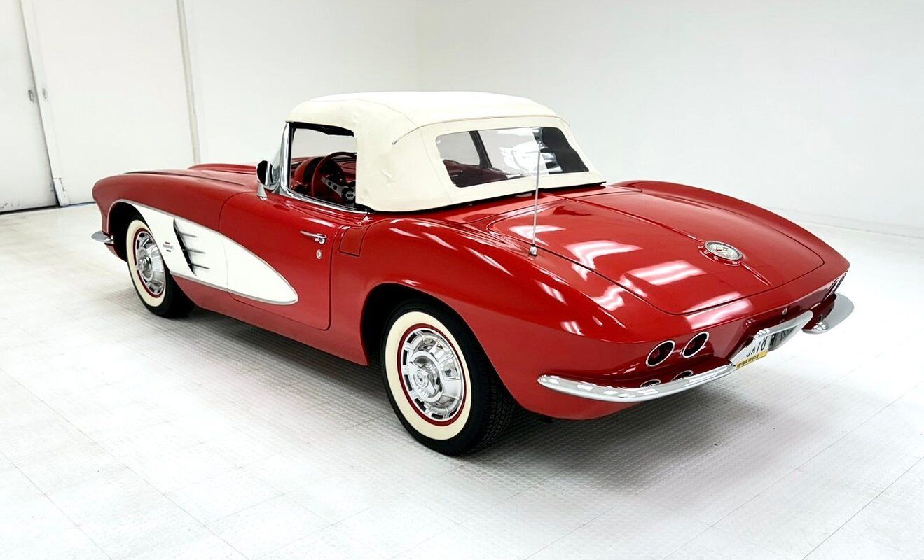 Chevrolet-Corvette-Cabriolet-1961-4