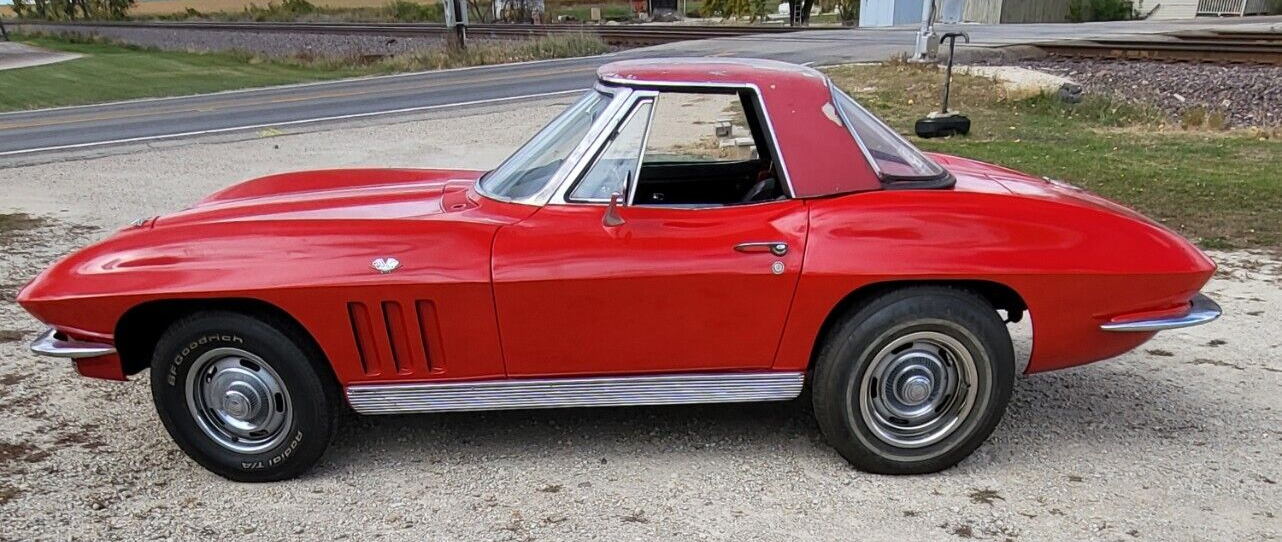 Chevrolet-Corvette-Cabriolet-1965-2