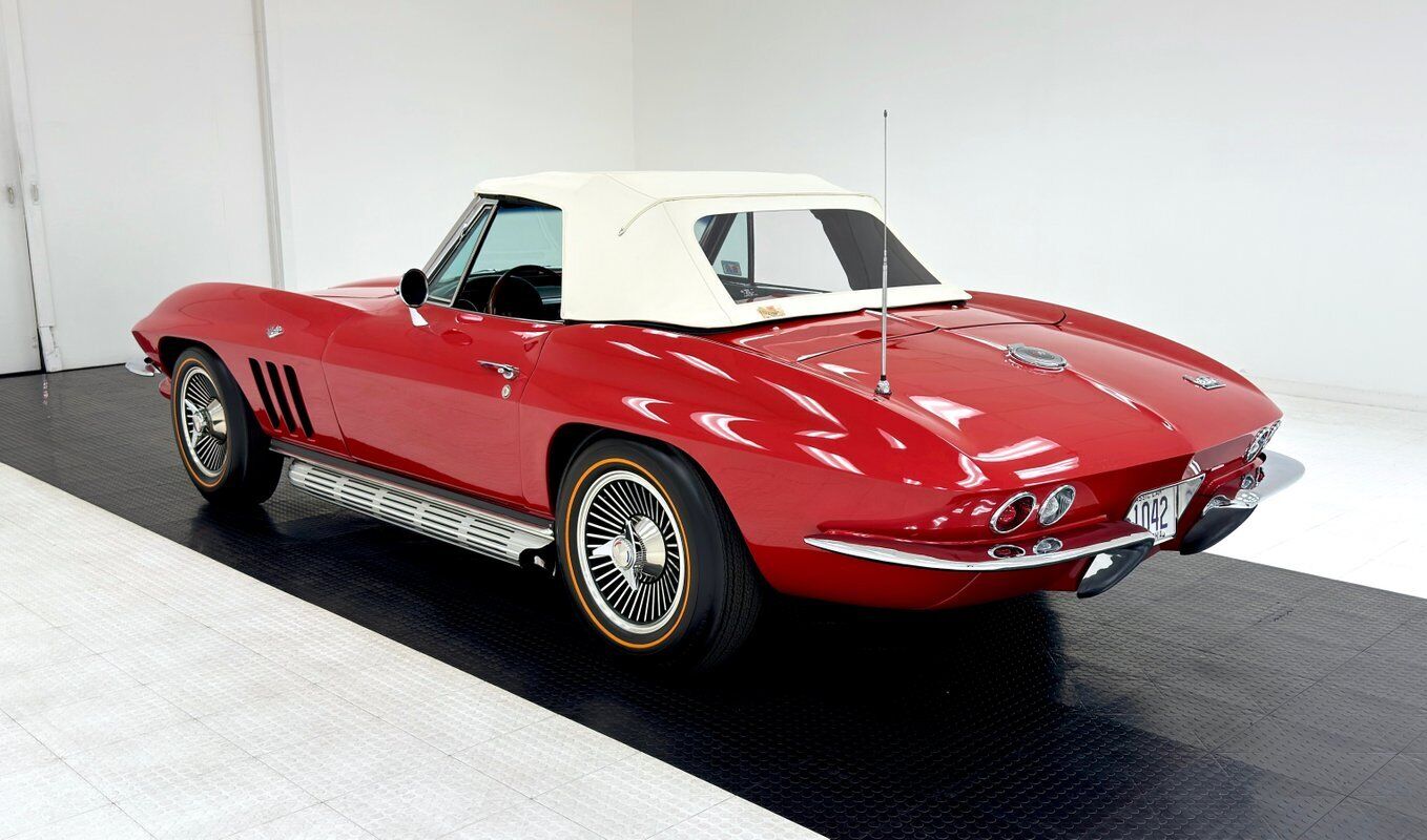 Chevrolet-Corvette-Cabriolet-1966-4