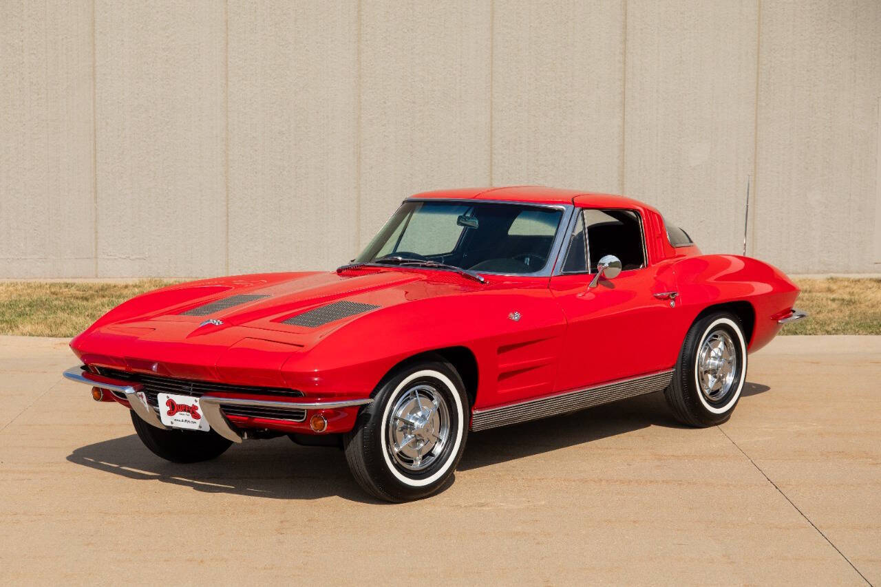 Chevrolet-Corvette-Coupe-1963-2