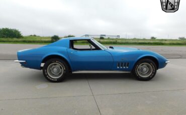 Chevrolet-Corvette-Coupe-1969-4