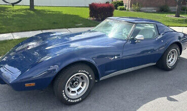 Chevrolet-Corvette-Coupe-1977-2