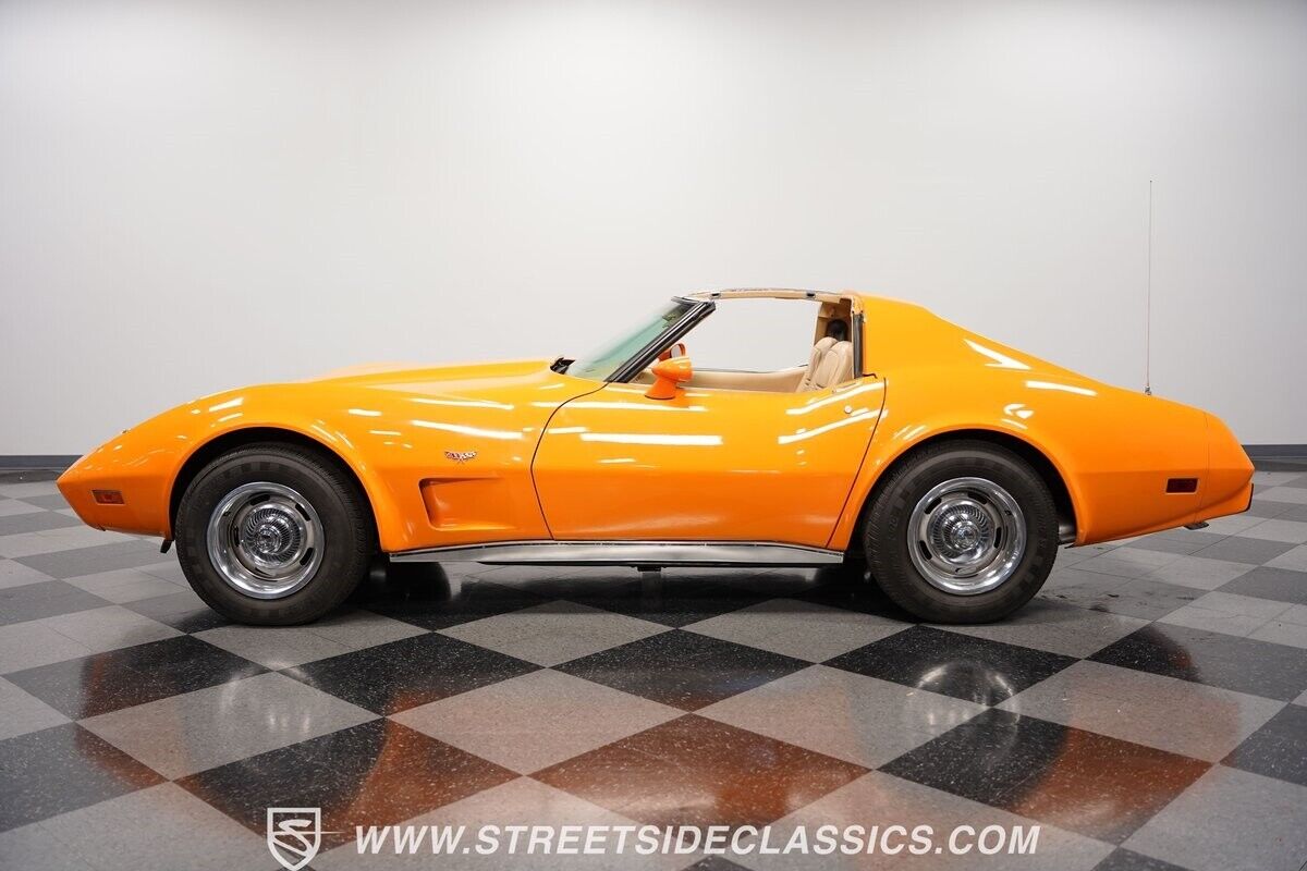 Chevrolet-Corvette-Coupe-1977-7