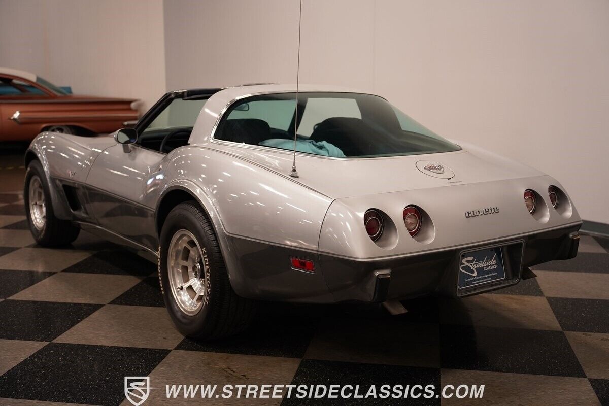 Chevrolet-Corvette-Coupe-1978-12