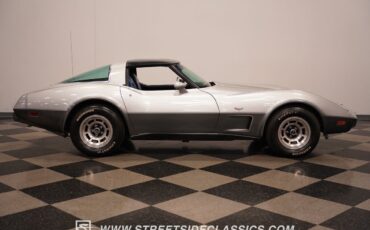 Chevrolet-Corvette-Coupe-1978-17