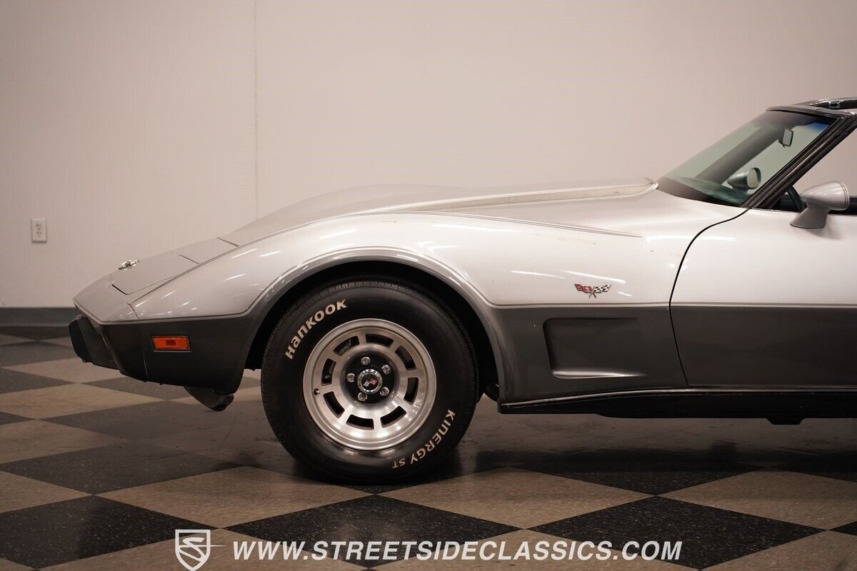 Chevrolet-Corvette-Coupe-1978-25