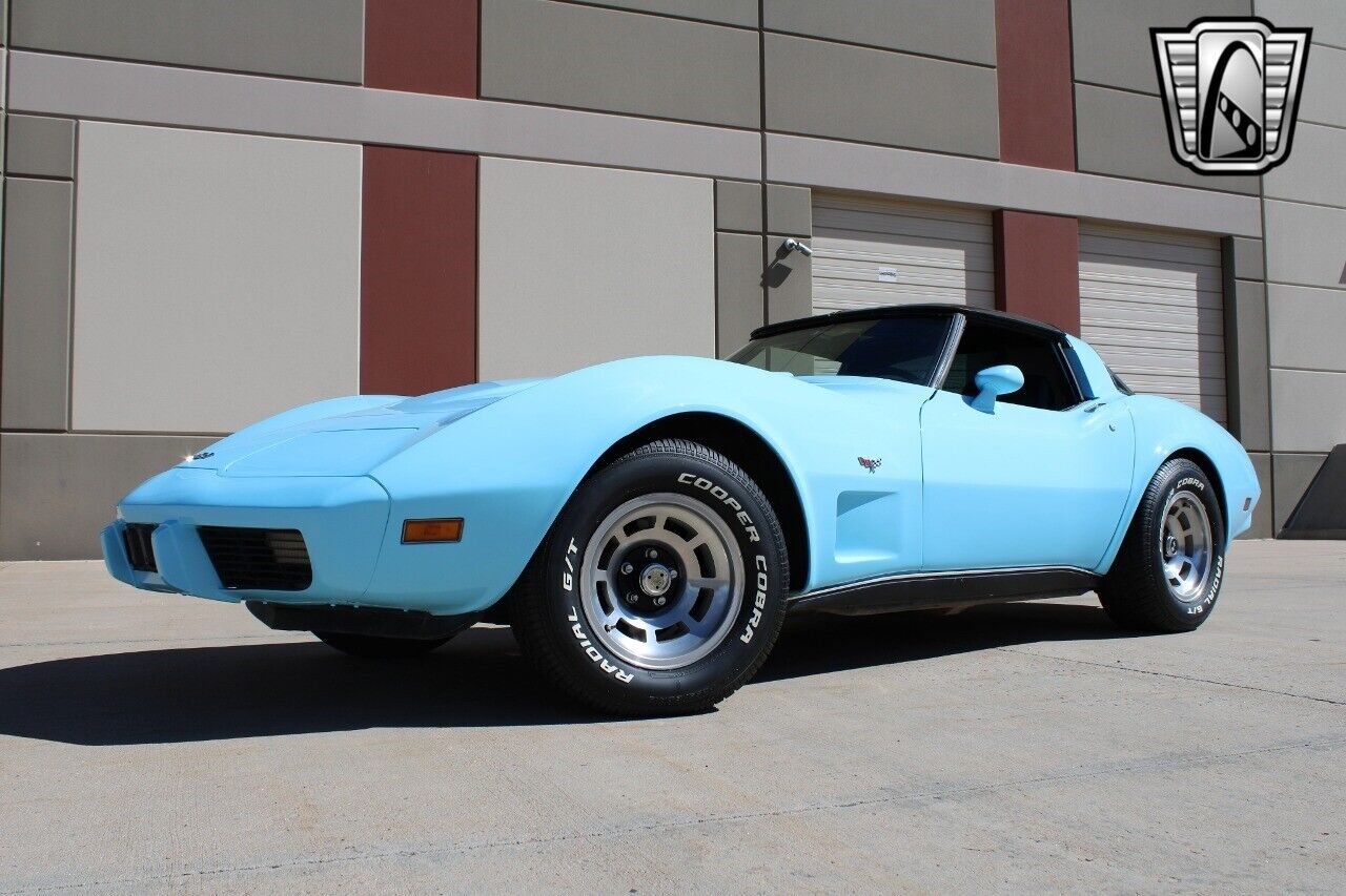 Chevrolet-Corvette-Coupe-1979-2