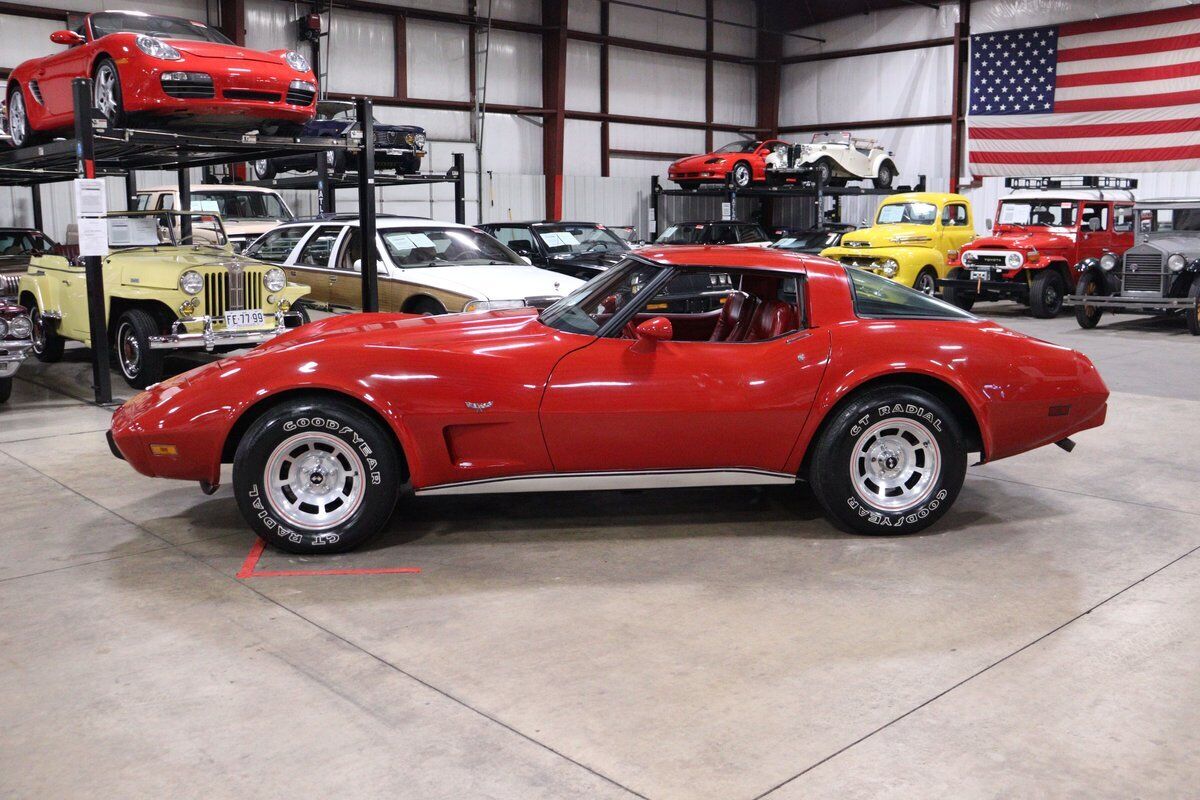 Chevrolet-Corvette-Coupe-1979-2