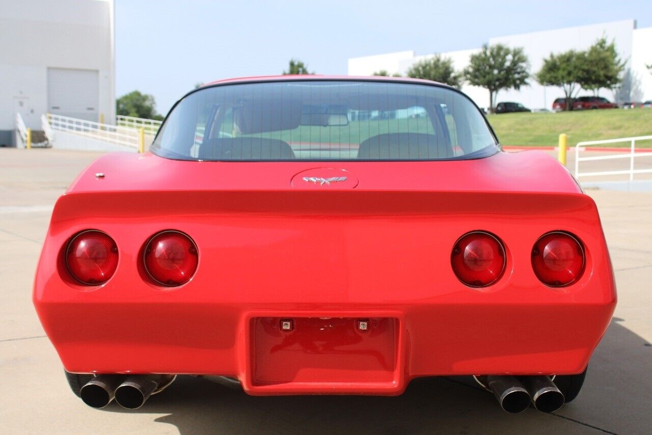 Chevrolet-Corvette-Coupe-1979-5