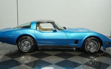 Chevrolet-Corvette-Coupe-1980-11