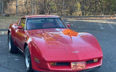 Chevrolet-Corvette-Coupe-1980-2