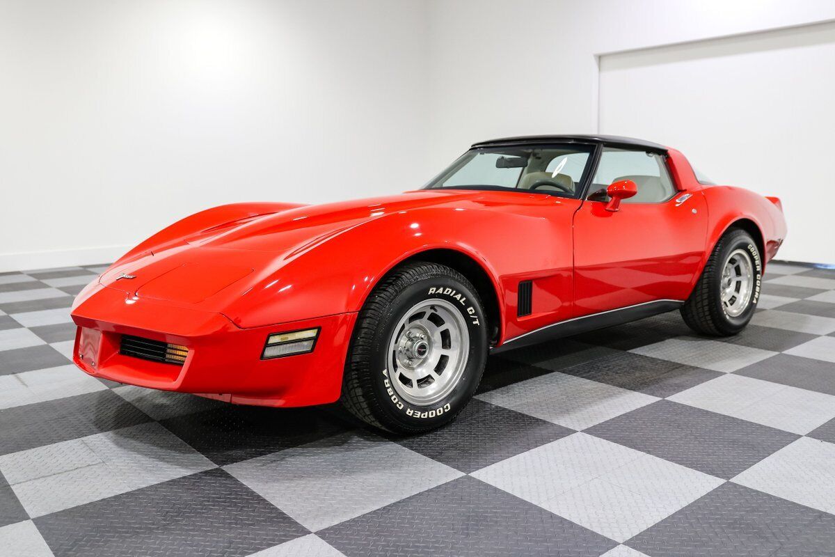 Chevrolet-Corvette-Coupe-1980-4