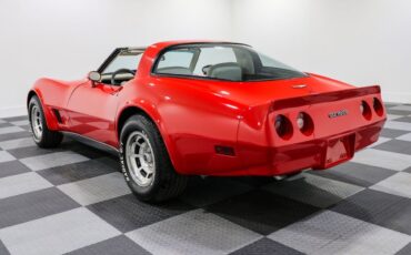 Chevrolet-Corvette-Coupe-1980-6