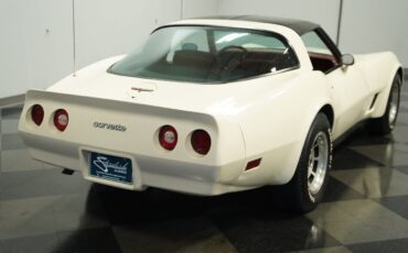 Chevrolet-Corvette-Coupe-1981-10