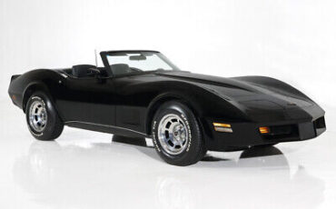 Chevrolet-Corvette-Coupe-1981-2