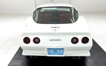 Chevrolet-Corvette-Coupe-1981-4