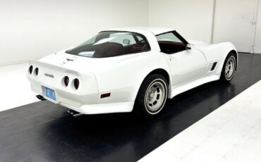 Chevrolet-Corvette-Coupe-1981-5