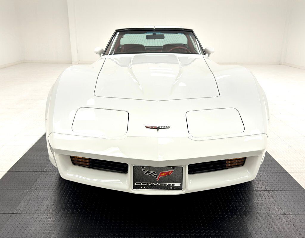 Chevrolet-Corvette-Coupe-1981-8