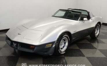 Chevrolet-Corvette-Coupe-1982-5