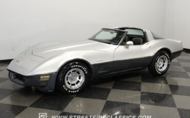 Chevrolet-Corvette-Coupe-1982-6