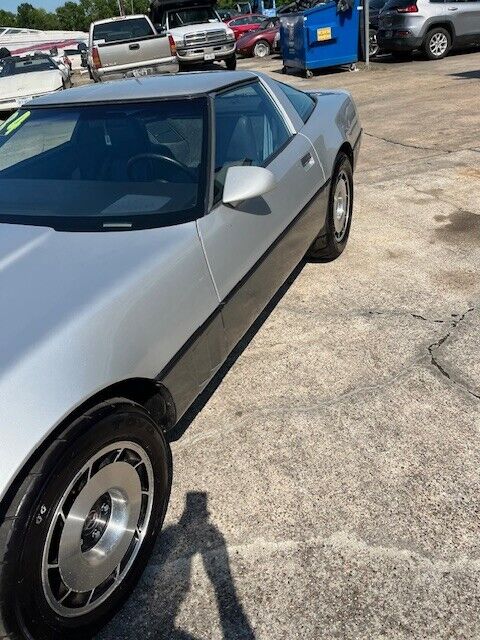 Chevrolet-Corvette-Coupe-1984-15