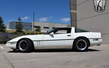 Chevrolet-Corvette-Coupe-1984-3