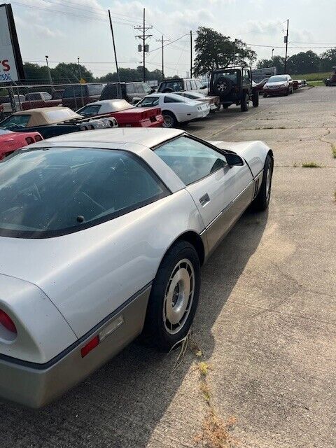 Chevrolet-Corvette-Coupe-1984-7