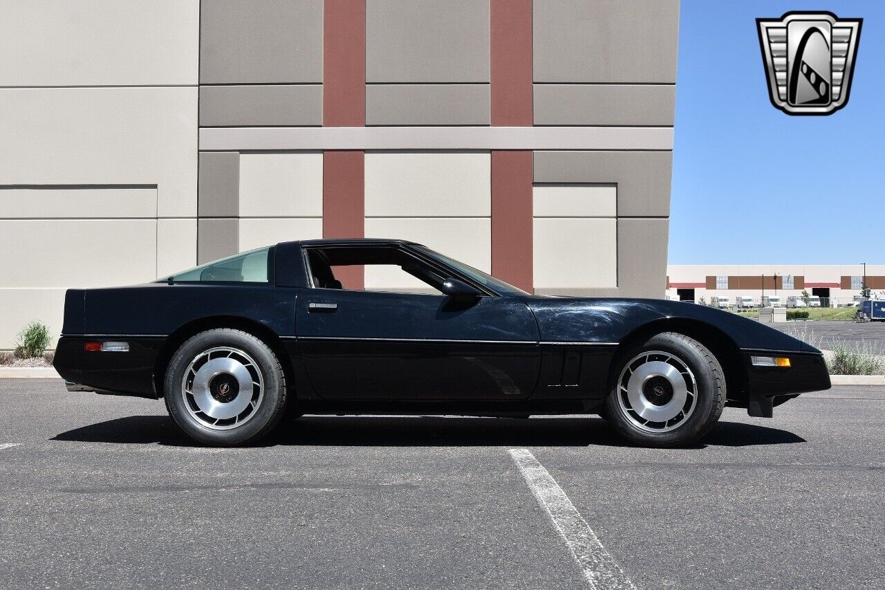 Chevrolet-Corvette-Coupe-1984-7