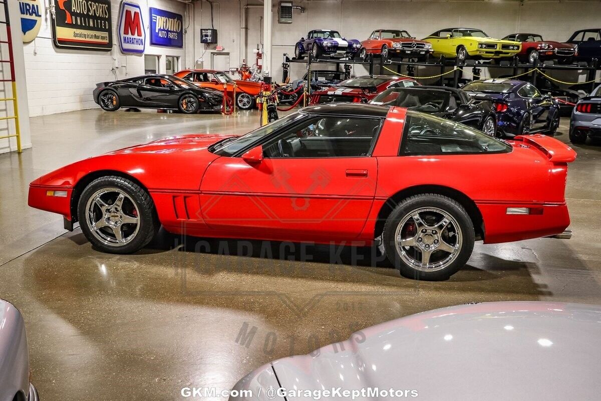 Chevrolet-Corvette-Coupe-1985-10