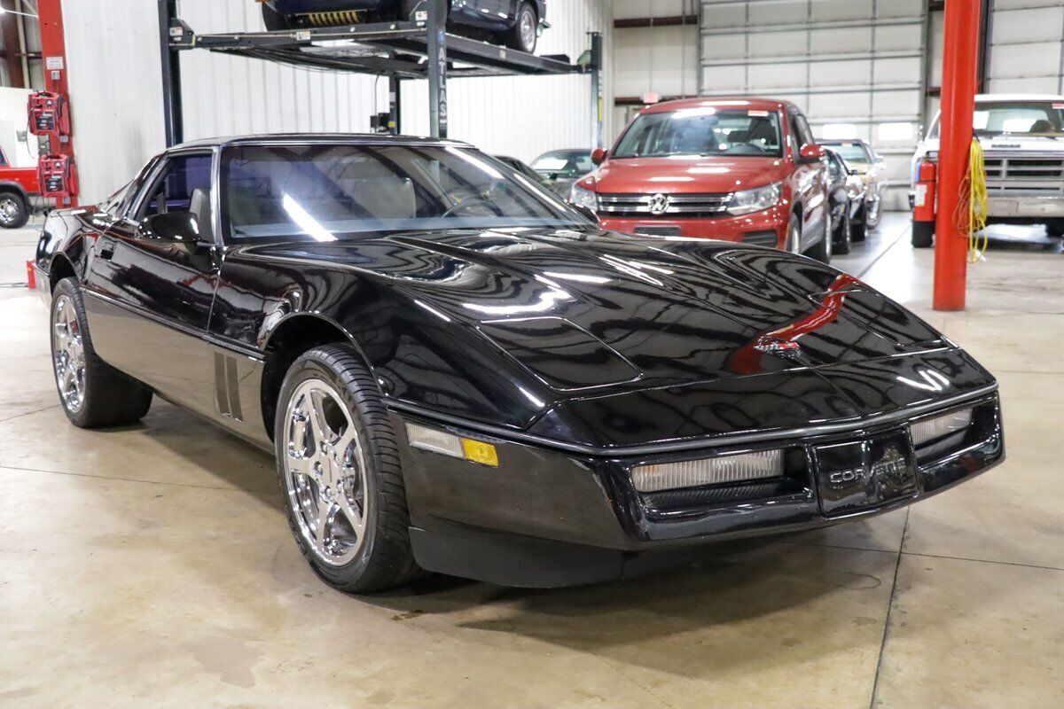 Chevrolet-Corvette-Coupe-1985-11