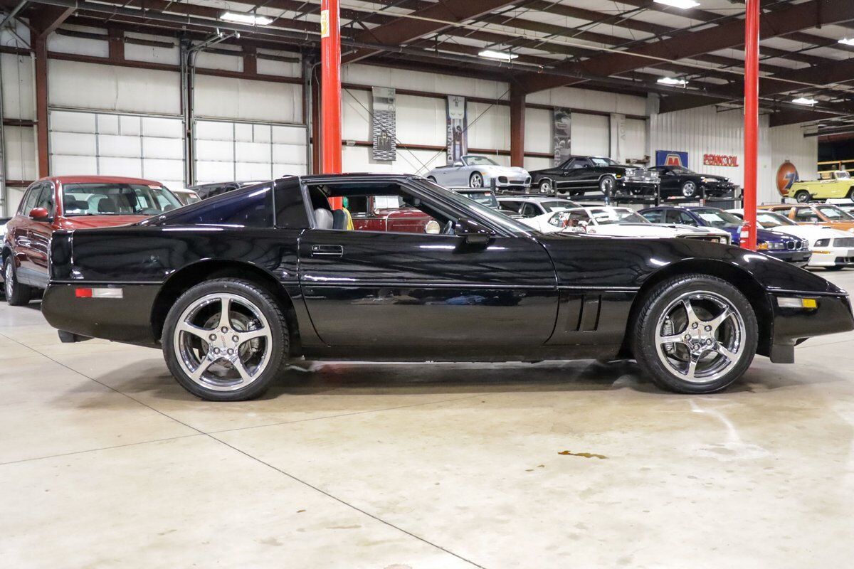 Chevrolet-Corvette-Coupe-1985-9