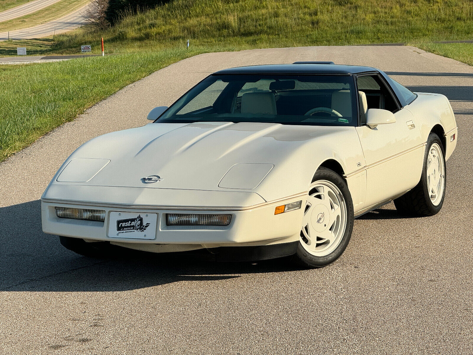 Chevrolet-Corvette-Coupe-1988-4