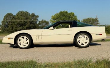 Chevrolet-Corvette-Coupe-1988-9