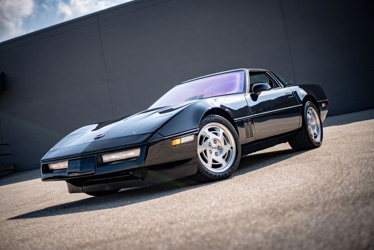 Chevrolet-Corvette-Coupe-1990-2