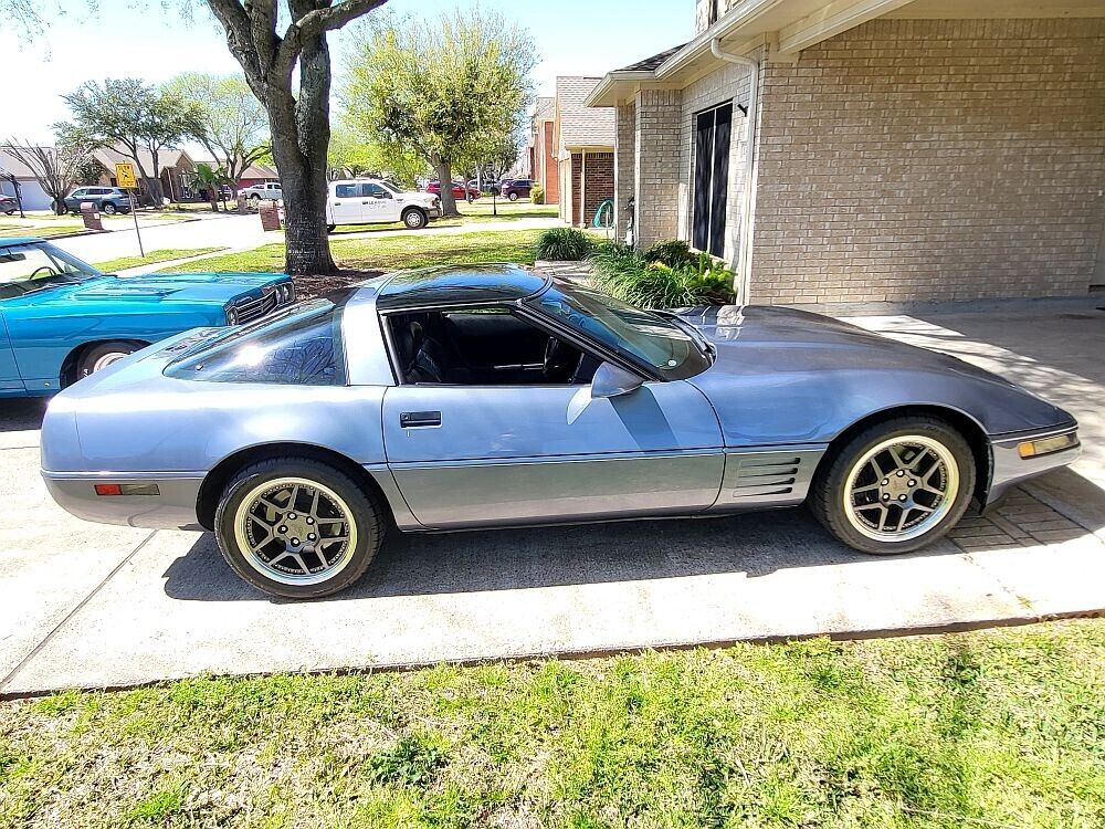 Chevrolet-Corvette-Coupe-1991-3