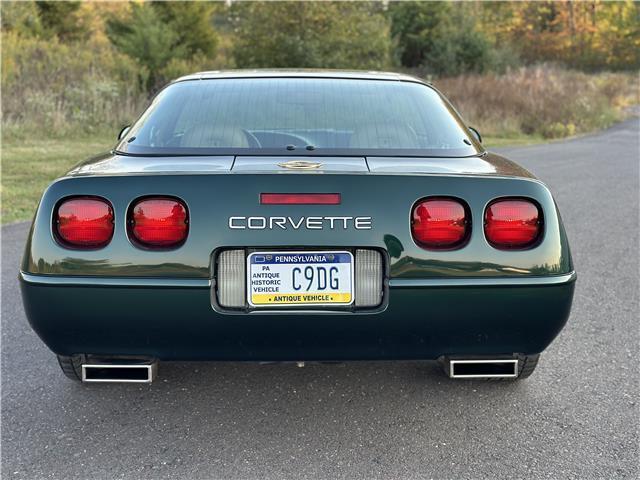 Chevrolet-Corvette-Coupe-1995-10