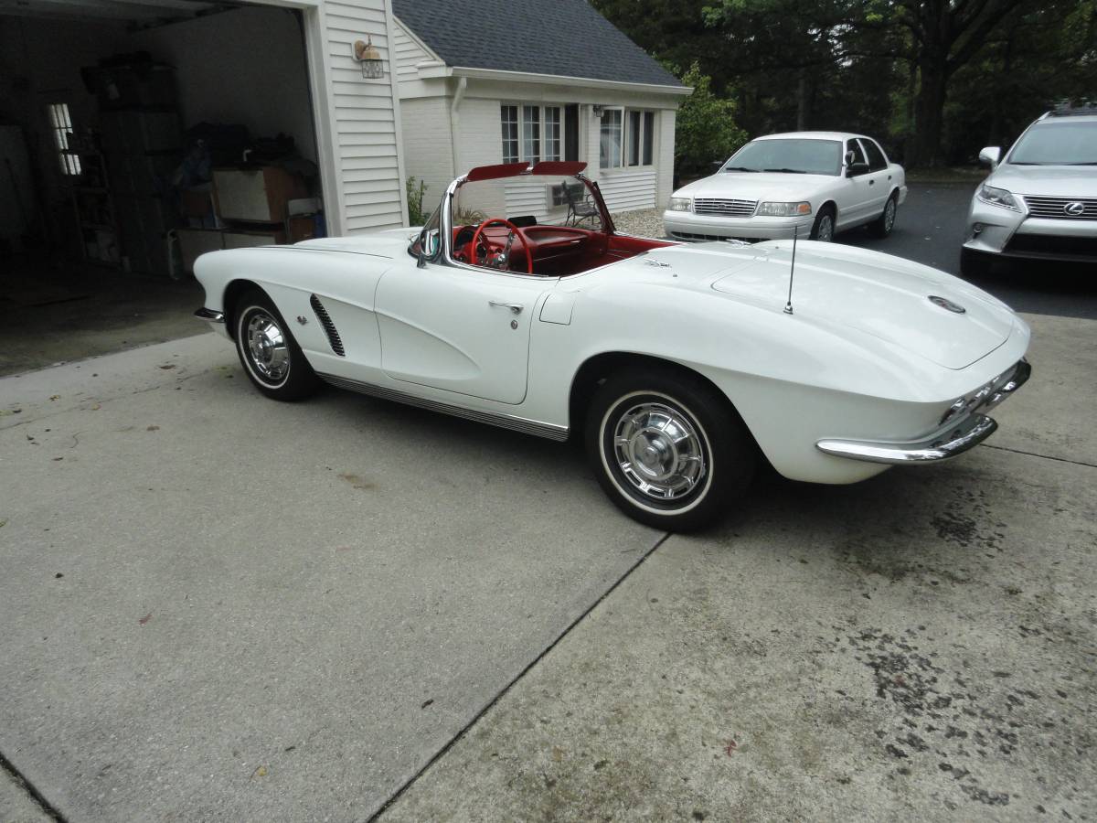 Chevrolet-Corvette-convertible-1962-12