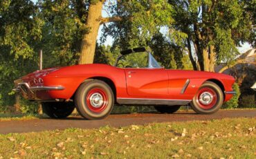 Chevrolet-Corvette-convertible-1962-3